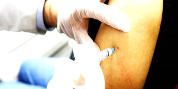 مدیر شبکه بهداشت و درمان شهرستان قشم: مدارس نقش مهمی در پیشگیری از انتقال آنفلوآنزا دارند