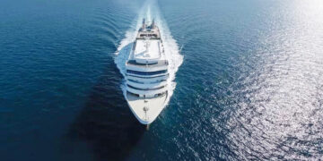 مدیرکل میراث فرهنگی، صنایع دستی و گردشگری هرمزگان: کشتی هشت طبقه گردشگری آماده خدمات ‌دهی به مسافران جام جهانی است