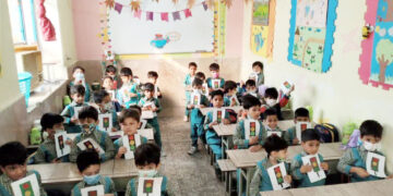 بررسی شیوع آنفلوآنزا در مدارس و بایدها و نبایدهای گذر از این شرایط؛  معاون آموزش و پرورش: تعطیلی مدارس برای کنترل آنفلوآنزا بی نتیجه است