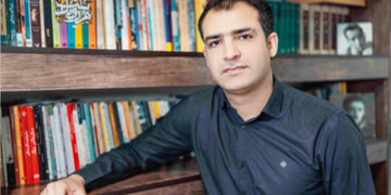 گفت‌وگو با مهدی میرآبی، نویسنده هرمزگانی درباره روزنامه‌نگاری، نویسندگی و سوژه‌های داستانی؛  داشتن تخیل قوی شرط اساسی برای داستان نویسی است