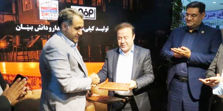 مدیرعامل شرکت فولاد هرمزگان: از طرحهای برتر استان هرمزگان حمایت میکنیم