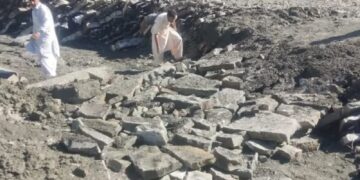 مردمی که فراموش شده بودند؛ وقتی اهالی دهندر شنبه آستین همت بالا زدند