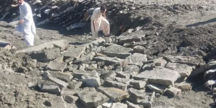 مردمی که فراموش شده بودند؛ وقتی اهالی دهندر شنبه آستین همت بالا زدند