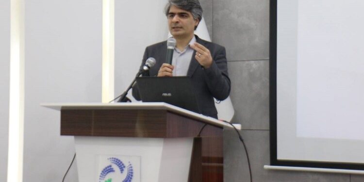 معاون توسعه صندوق نوآوری و شکوفایی پیش بینی کرد: درآمد430همت توسط شرکت های دانش بنیان دور از انتظار نیست