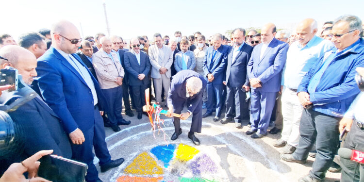با حضور وزیر نفت در دهه مبارک فجر انقلاب اسلامی؛ عملیات اجرایی طرح ملی ارتقای کیفیت فرآورده‌های نفتی سنگین پالایشگاه نفت بندرعباس آغاز شد
