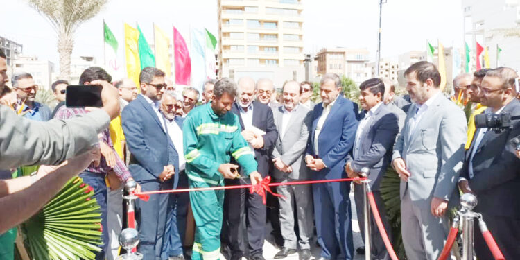 وزیر کشور طی سفر به هرمزگان مطرح کرد؛  شهر بندرعباس باید به عنوان الگوی دریایی شناخته و ساخته شود