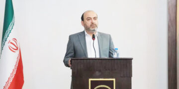 استاندار هرمزگان: باید به سمت ایجاد ارزش‌افزوده برای حوزه‌های مختلف با استفاده از فناوری حرکت کنیم