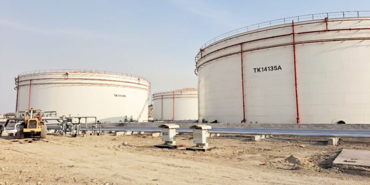 بهره‌برداری از ۶ دستگاه مخزن ذخیره‌سازی بنزین و نفت ‌گاز