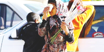 پرسه کودکان خیابانی در شهر بندرعباس برای کار و گدایی /تکلیف استاندار به آموزش و پرورش برای تحصیل کودکان خیابانی