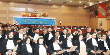 در مراسم گرامیداشت هفتادمین سالروز استقلال  کانون وکلا  در هرمزگان مطرح شد ؛   استقلال بارزترین و شاخص ترین ویژگی کانون وکلاست/ اگر استقلال را از کانون‌های وکلا بگیریم عملا این نهاد هیچ مفهومی پیدا نمی کند