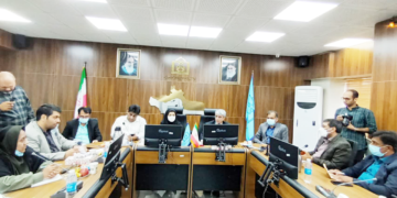 رئیس دانشگاه علوم پزشکی هرمزگان در نشست خبری مطرح کرد؛ عدم ماندگاری پرستاران و پزشکان غیربومی باعث کمبود کادر درمان شده است