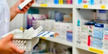 داروخانه ها: داروهای آنتی بیوتیک کمیاب شده است ادامه ی ماجرای کمبود دارو در هرمزگان  آیا علوم پزشکی راهکاری برای تامین دارو دارد؟