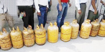کمبود سیلندر گاز در میناب مردم را گرفتار کرده است