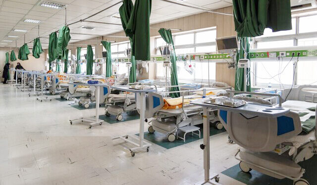 خسارت 3 میلیارد تومانی کابل دزدها به بیمارستان شهید محمدی بندرعباس  7 دستگاه دیالیز و بخشی از تاسیسات آموزشی مجتمع از مدار خارج شد