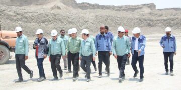 مدیرعامل شرکت فولاد هرمزگان در بازدید از طرح توسعه شرکت صنایع معدنی و فولادی ستاره سیمین هرمز: تقویت برند فولاد هرمزگان در دنیا با اجرای طرح‌های توسعه‌ای