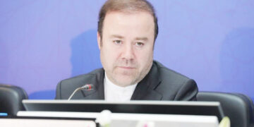 مدیرعامل شرکت فولاد هرمزگان مطرح کرد؛  افزایش پویایی فولاد هرمزگان با اجرای  طرح های توسعه ای  مدیرعامل شرکت فولاد مبارکه  :فولاد هرمزگان مرکز ثقل طرح های توسعه ای ما خواهد بود