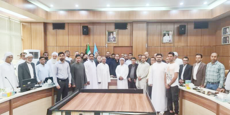 معاون وزیر و رئیس سازمان شیلات ایران در دیدار تعاونی های و نمایندگان جامعه صیادی هرمزگان: بخشنامه ها نباید باعث توقف فعالیت روزمره جامعه صیادی شود