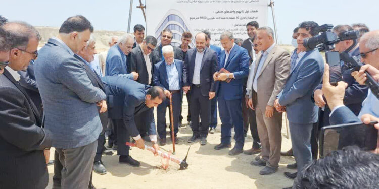 رئیس سازمان صمت هرمزگان در همایش تجلیل از برترین های اصناف استان: اصناف مانند قلب اقتصادی جامعه عمل می کنند