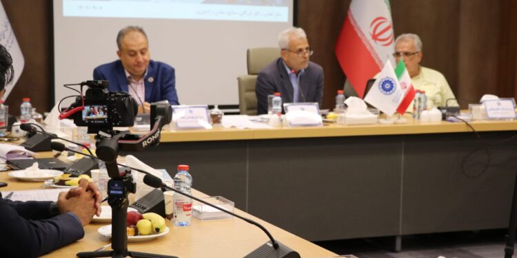 عملیات آبرسانی به ۱۱۲ روستا و یک شهر دارای تنش آبی در جاسک و سیریک آغاز شد