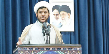 امام جمعه موقت بندرعباس: مسئولان گزارشی از جذب نیروهای بومی در هرمزگان بدهند