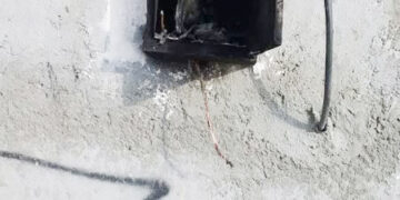 نوسان برق باعث بروز خسارت به مردم روستای گازون بز بشاگرد شده است