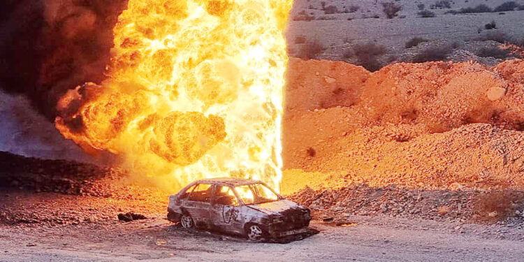 نفت دزدی روی خط صادرات حادثه ساز شد سومین انفجار نفتی در سومین ماه متوالی در هرمزگان رخ داد