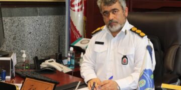 خود راه بگویدت که چون باید رفت….