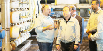 با حضور مدیرعامل فولاد هرمزگان انجام شد؛ تست میدانی شن سیلیسی فعال شده آب شیرین کن برای اولین بار در کشور