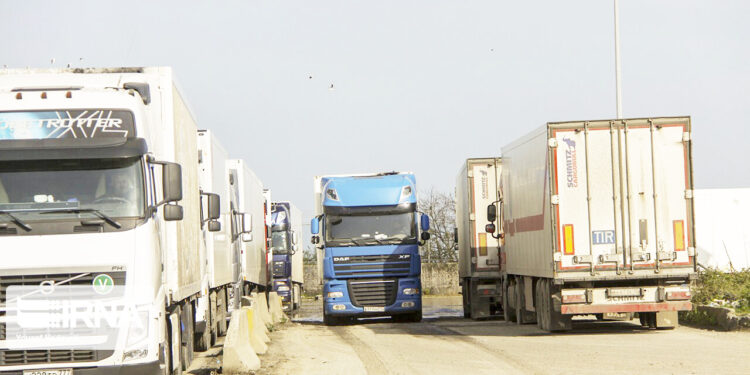 تخلف اضافه بار ناوگان حمل و نقل هرمزگان ۲ برابر افزایش یافت