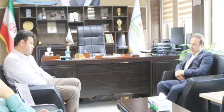 مدیرعامل فولاد هرمزگان در جلسه مشترک با مدرعامل منطقه ویژه خلیج فارس مطرح کرد: فولاد هرمزگان مصمم به تحقق تولید 10 میلیون تن فولاد  در استان هرمزگان