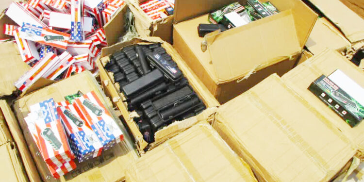 رئیس کل دادگستری هرمزگان خبر داد: کشف محموله بزرگ سلاحهای آمریکایی در ساحل هرمزگان