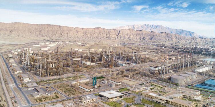 ظرفیت پالایشی ستاره خلیج ‌فارس به ۴۵۵ هزار بشکه افزایش یافت