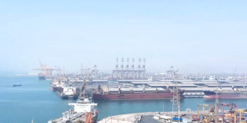 سه پالایشگاه غرب بندرعباس اخطار زیست محیطی گرفتند