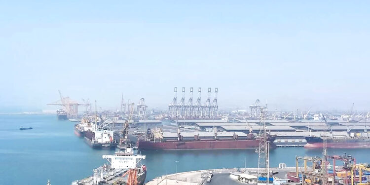 سه پالایشگاه غرب بندرعباس اخطار زیست محیطی گرفتند