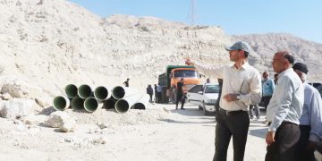 معاون راهبری و نظارت بر بهره برداری شرکت مهندسی آب و فاضلاب کشور: تزریق اعتبار برای تکمیل پروژه های آبرسانی هرمزگان را با جدیت دنبال می کنیم