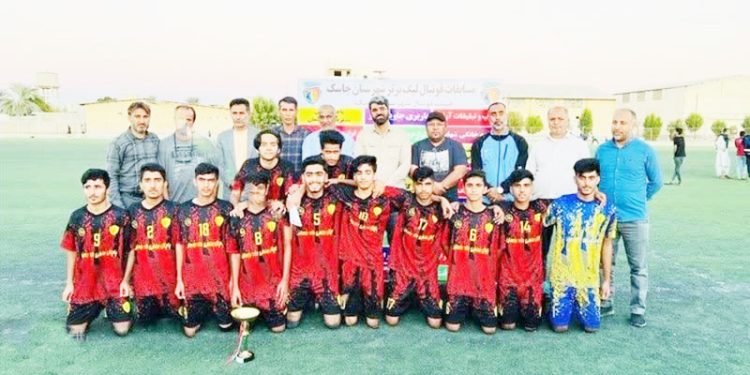 مرادی:داشتن یک زمین چمن با کیفیت حق  فوتبالیست‌های جاسکی است