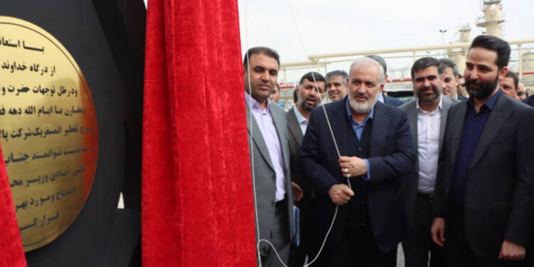 در دومین سفر رئیس جمهور به هرمزگان؛فاز جدید شرکت پالایش نفت آفتاب افتتاح شد