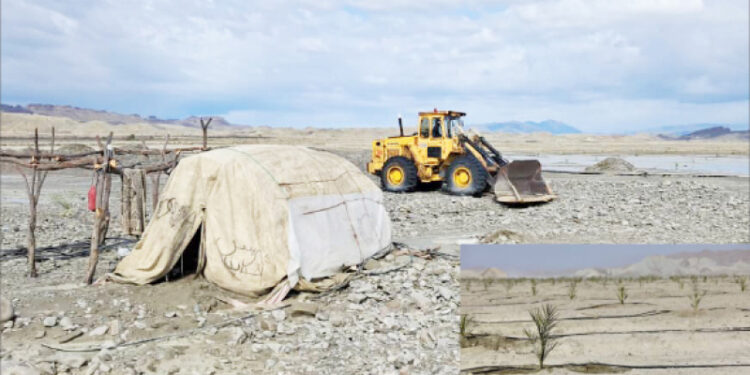 اولین بارش بهاری مجولها را با خود برد