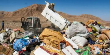 رئیس کمیته بازرسی، نظارت و رسیدگی به شکایات ستاد اجرایی خدمات سفر قشم اعلام کرد؛  بیش از ۱۳ تُن مواد غذایی فاسد امحا شد