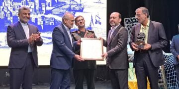 معاون پارلمانی رئیس جمهور خبر داد ؛ قوای سه گانه، متحد برای اجرای اقتصاد دریا پایه