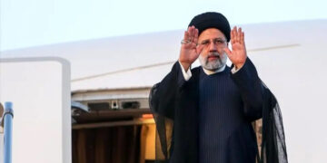 رئیس‌جمهور ایران در حین خدمت‌رسانی به مردم شهید شد