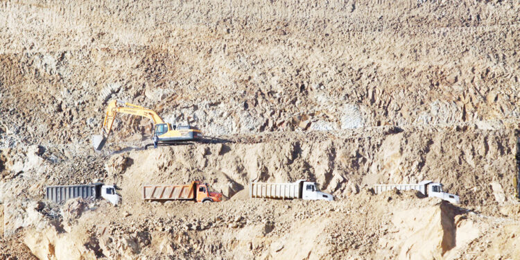 فرسودگی تجهیزات – کمبود نقدینگی، دو معضل معدن کاران هرمزگان