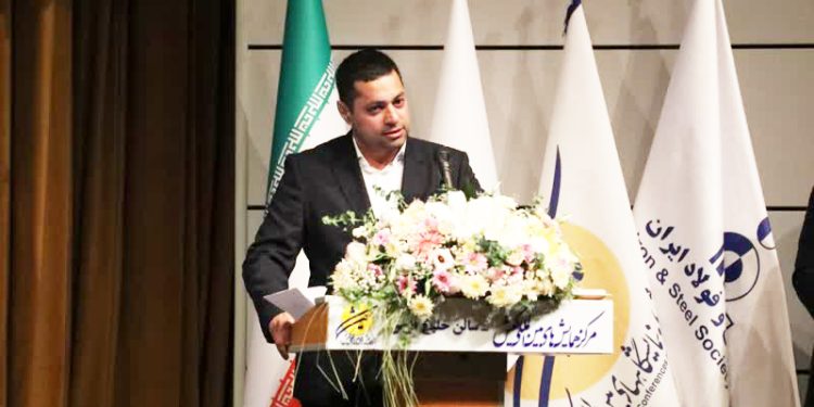 احسان دشتیانه مرد سال فولاد ایران شد