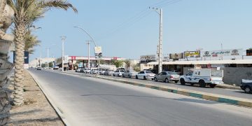 قشم از نمای نزدیک؛  صف بنزین؛ برقِ ساعتی ؛ تانکر آب و دیگر هیچ