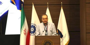 رئیس اتاق بازرگانی هرمزگان:کنفرانس اقتصاد دریا پایه حلقه وصل دولت و مردم