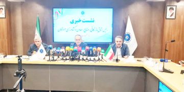 رئیس اتاق بازرگانی هرمزگان: تفویض اختیارات ملی به استانداران، گره گشای مشکلات اقتصادی است