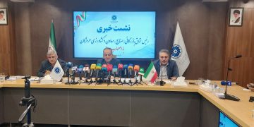 رئیس اتاق بازرگانی هرمزگان:  شفاف سازی و مطالبه گری رسانه‌ها مسیر توسعه اقتصادی را هموار می‌کند