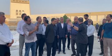 بازدید شهردار و مسئولان از پارک آبی بندرعباس با هدف توسعه زیرساخت‌های گردشگری شهری