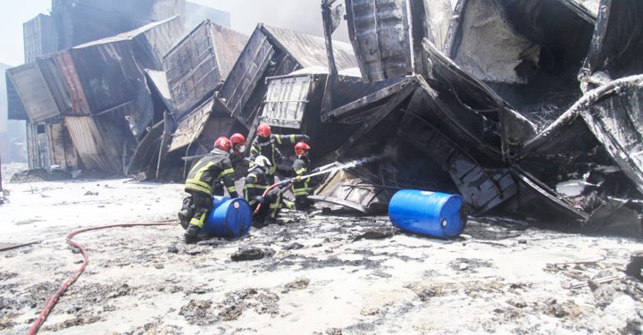 دبیر کارگروه آتش سوزی صنعت بیمه مطرح کرد: تاخیر در پرداخت خسارت بندر رجایی؛ بیمه‌نشده‌ها مقصرند