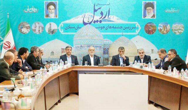 رئیس‌جمهور:هر کسی می تواند ناترازی ها را حل کند، این گوی و این میدان